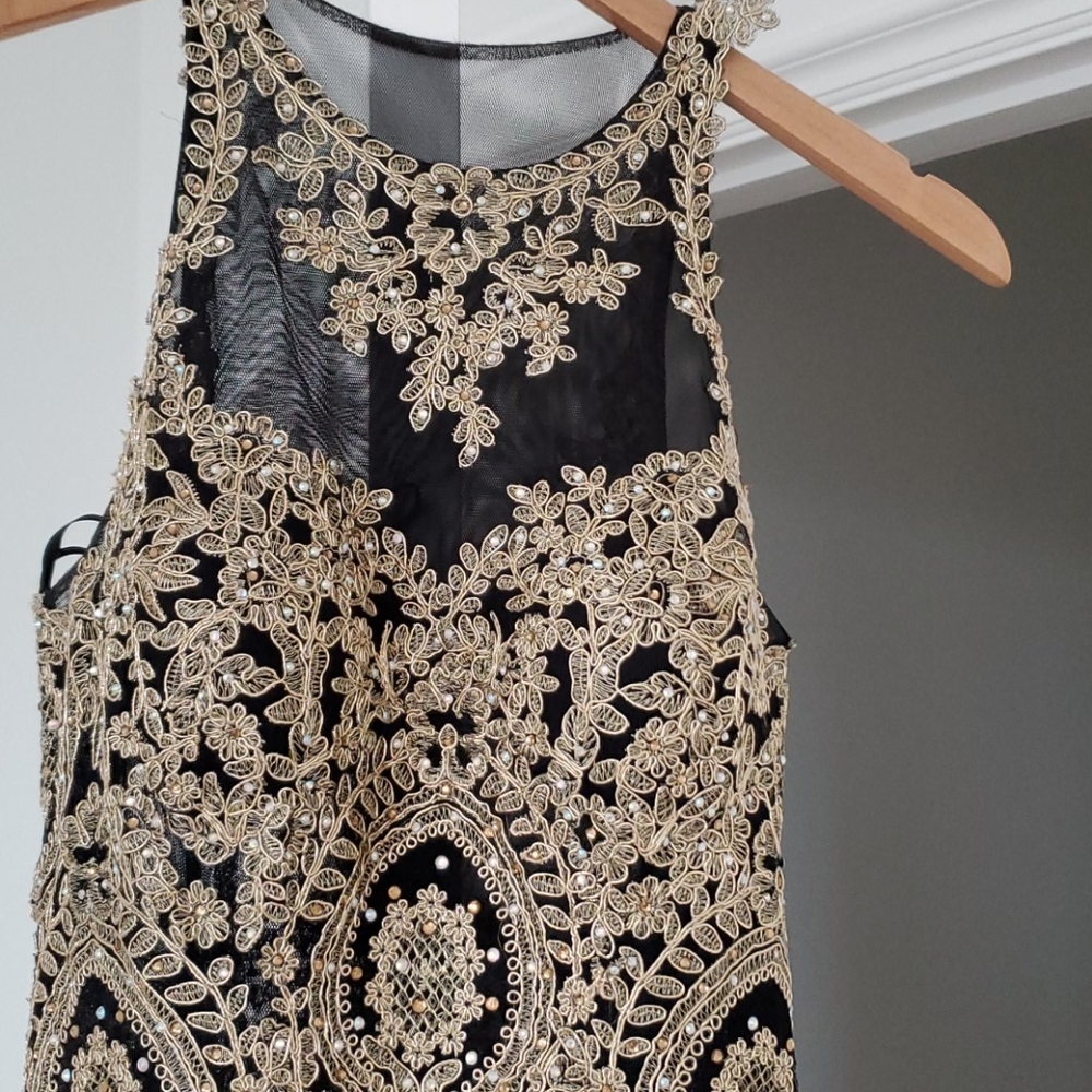 Dress - Picture 2 of 4